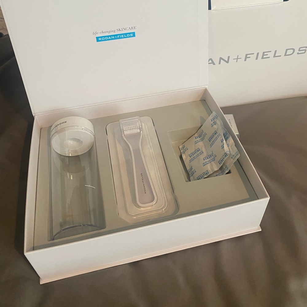 AMP MD micro-exfoliating Derma-Roller